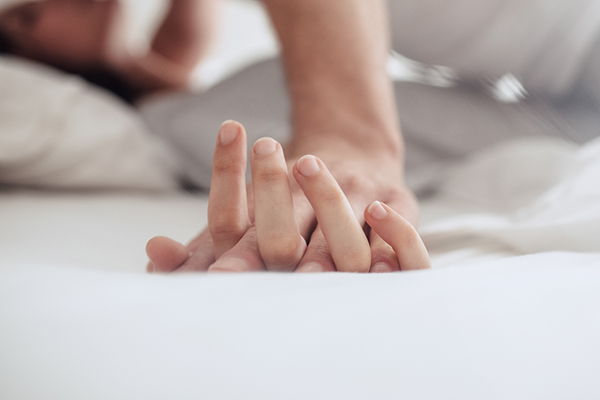 彼氏がいるのに やってしまった 彼女たちの体験談と朝帰りの言い訳